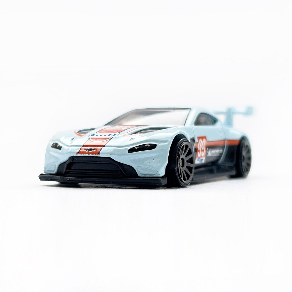 ASTON MARTIN VANTAGE GTE - 増えすぎたミニカーに愛を捧ぐ