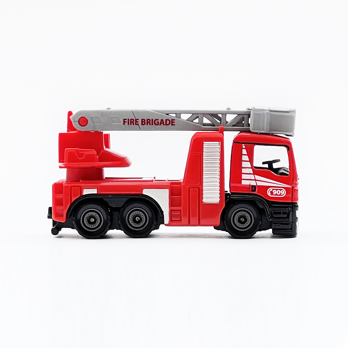 MAN TGS Fire Truck - 増えすぎたミニカーに愛を捧ぐ