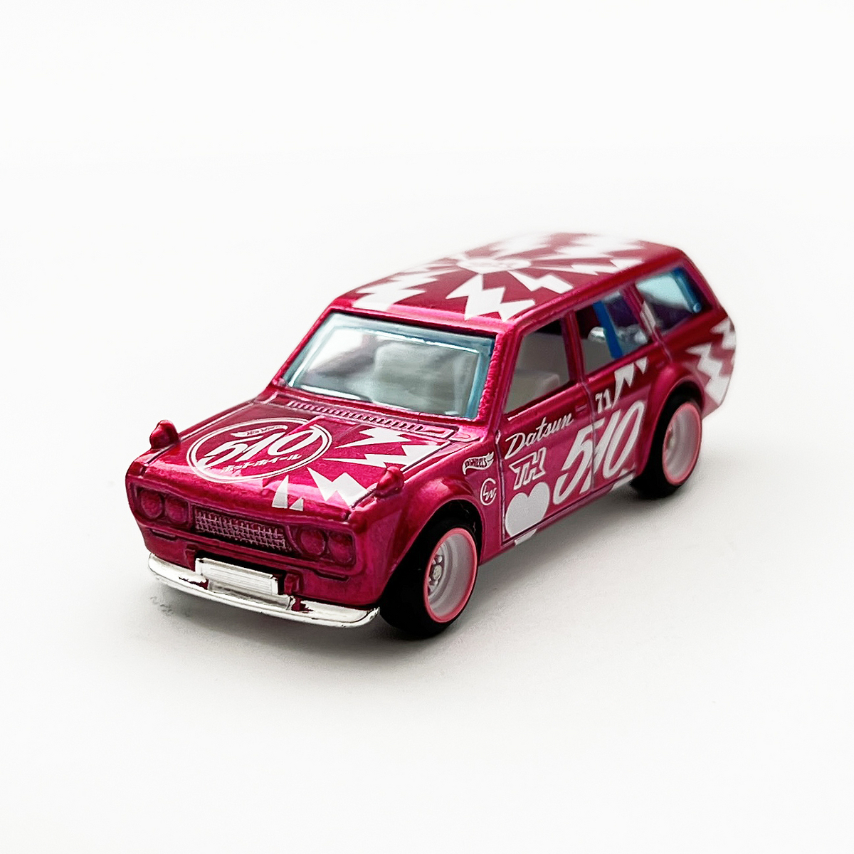 ミニカー Datsun Bluebird 510 IG2884 1/64 Datsun Bluebird (510) Wagon Light Blue | LINE UP