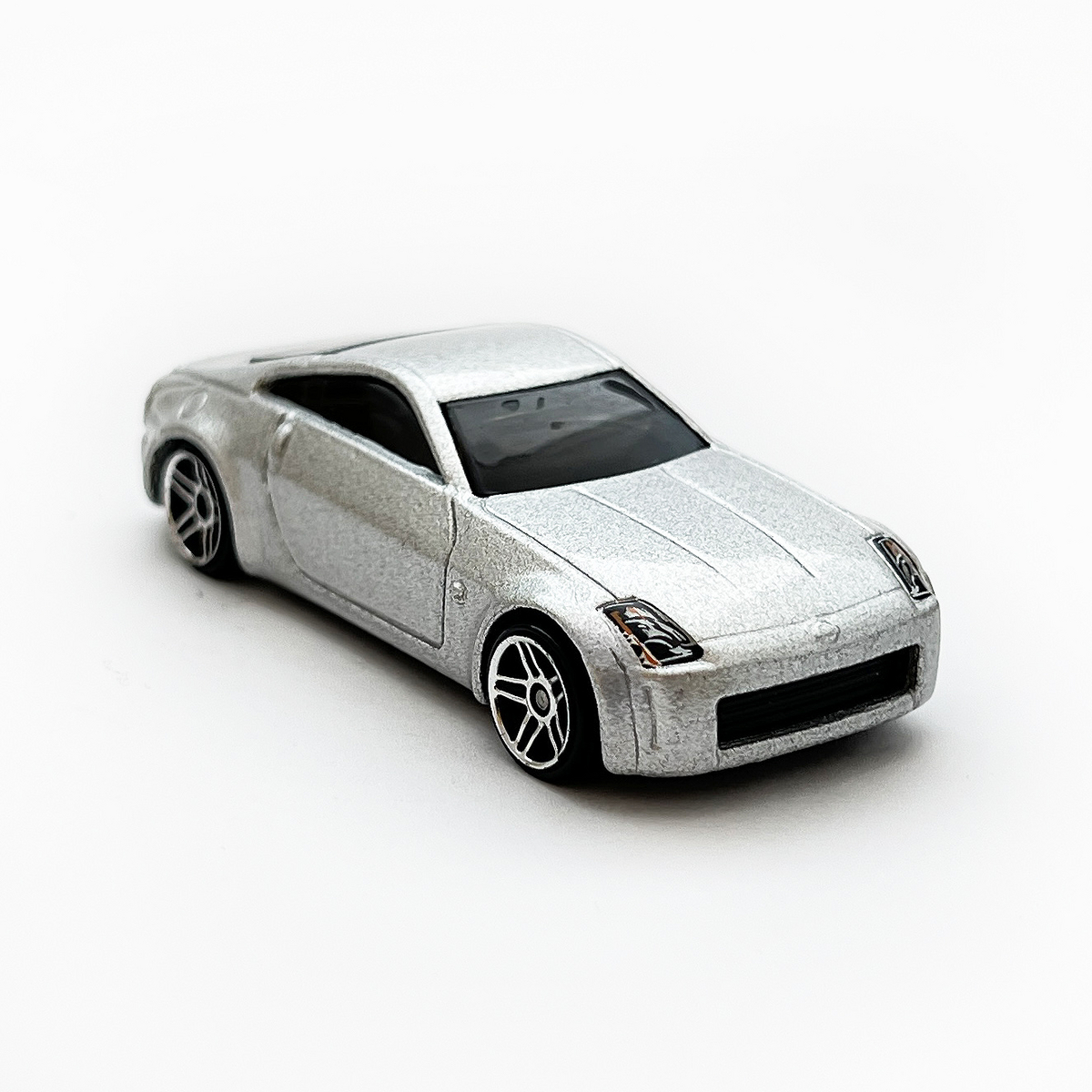 NISSAN Z - 増えすぎたミニカーに愛を捧ぐ