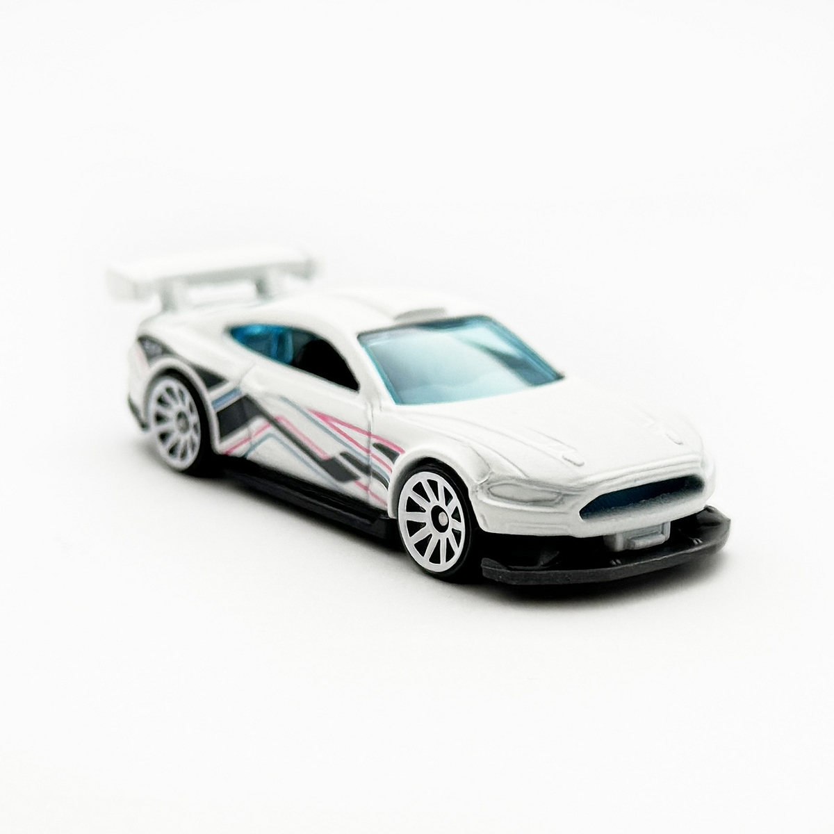 ホットウィール　id　CUSTOM '18 FORD MUSTANG GT CUSTOM '18 FORD MUSTANG GT - 増えすぎたミニカーに愛を捧ぐ