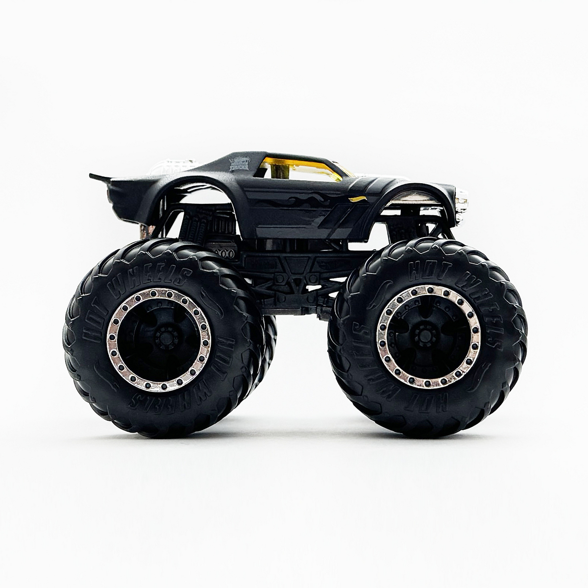 黒のモンスタートラック ミニカー NIGHT SHIFTER - 増えすぎたミニカーに愛を捧ぐ