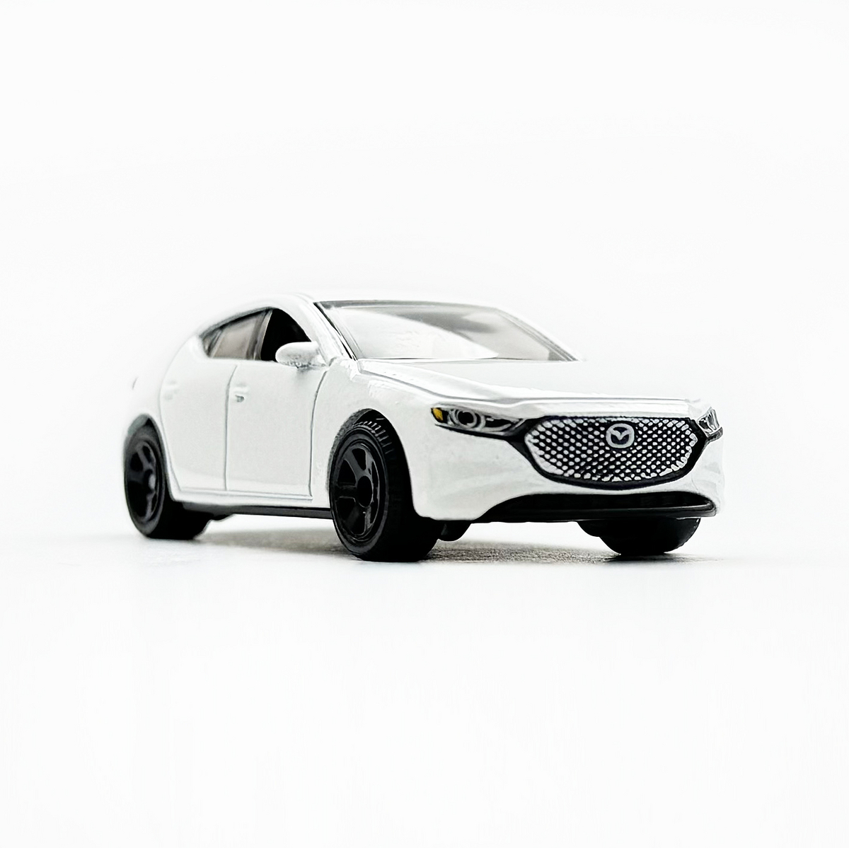 MAZDA3 マツダ３ セダン 1/43 モデルカー ミニカー 値下げ不可 MAZDA3 マツダ3 セダン 1/43 モデルカー ミニカー 値下げ不可