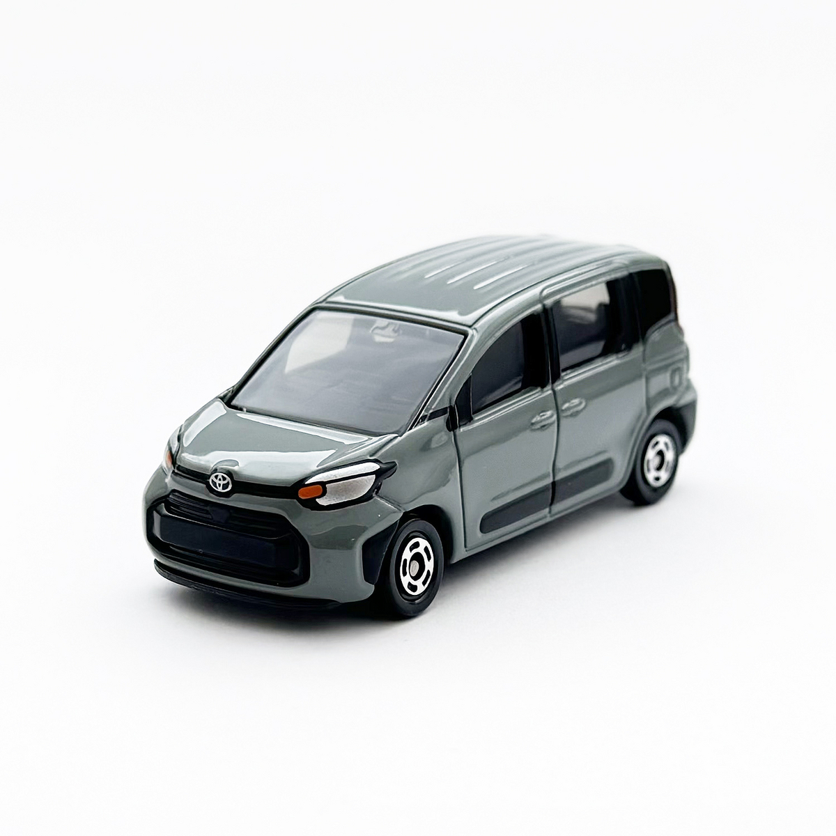 Toyota SIENTA - 増えすぎたミニカーに愛を捧ぐ