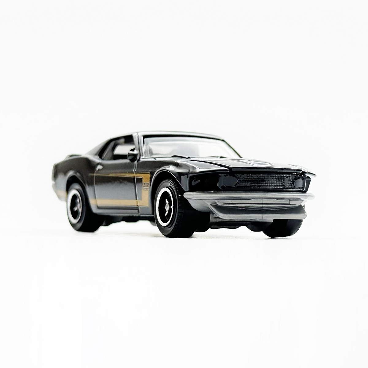 1969 FORD MUSTANG BOSS 302 - 増えすぎたミニカーに愛を捧ぐ