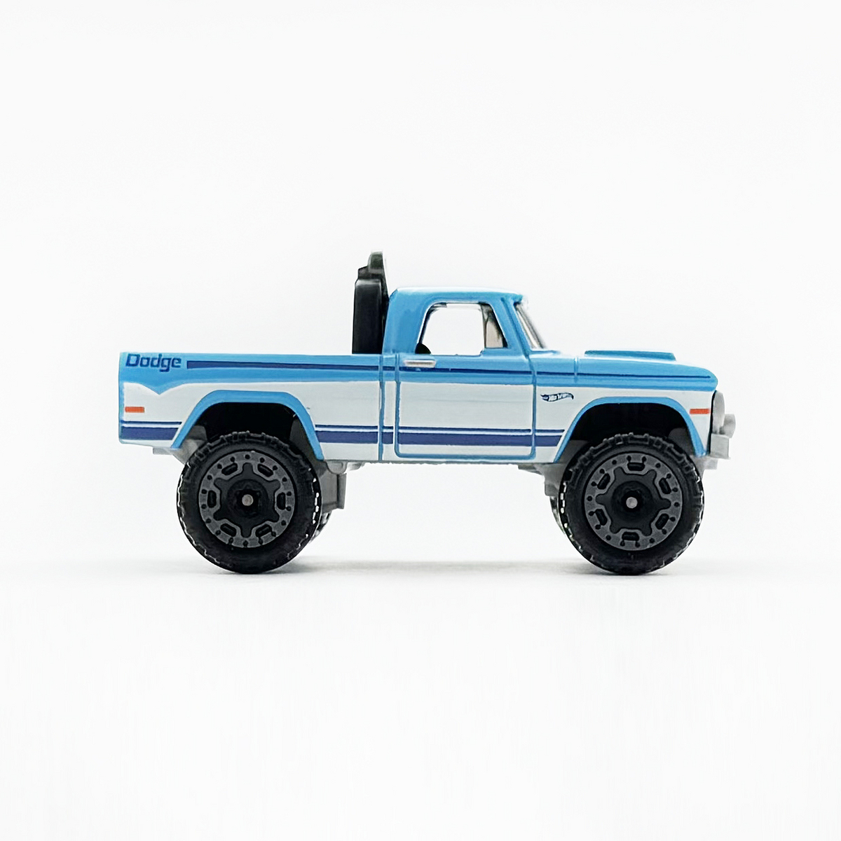 70 DODGE POWER WAGON - 増えすぎたミニカーに愛を捧ぐ