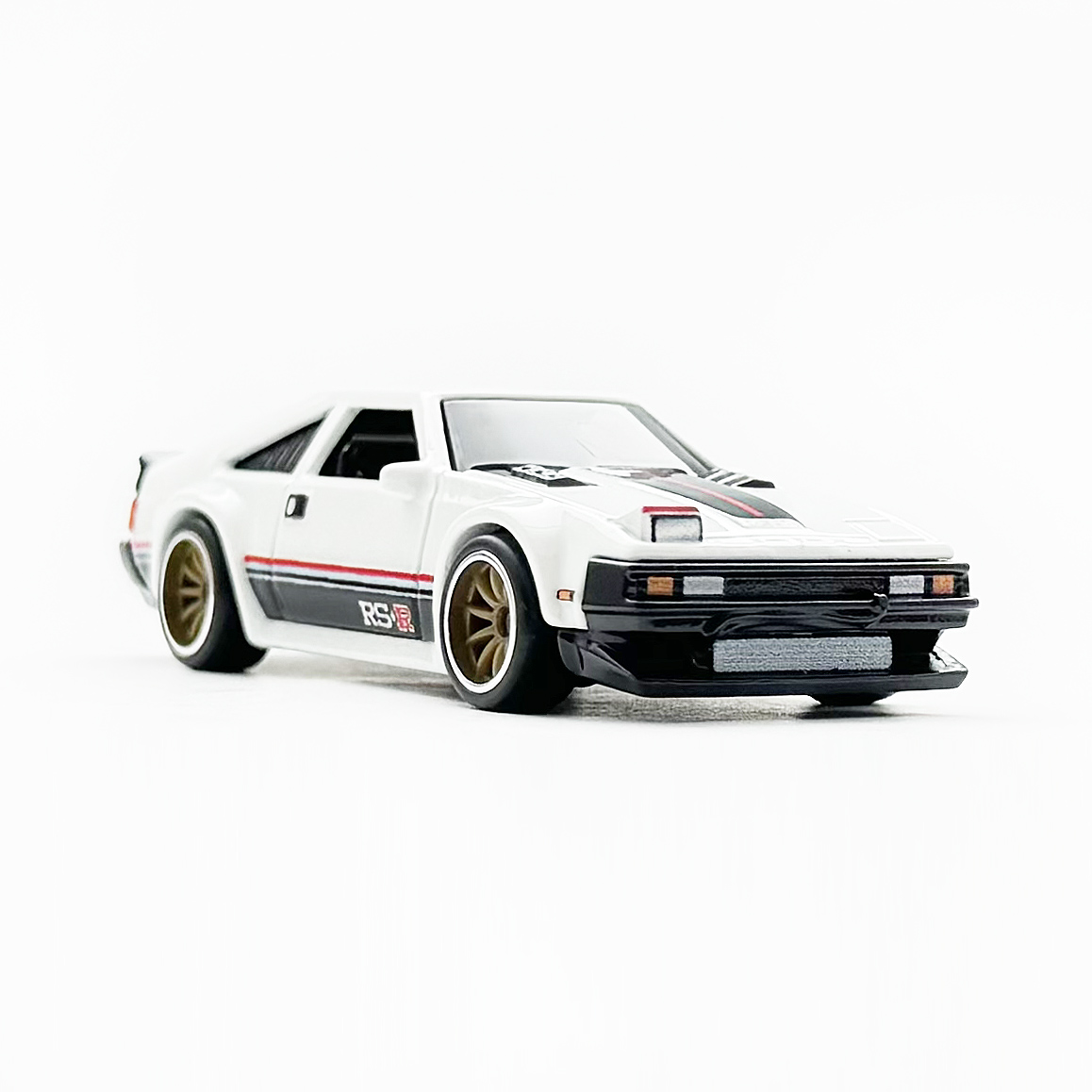 82 TOYOTA SUPRA - 増えすぎたミニカーに愛を捧ぐ