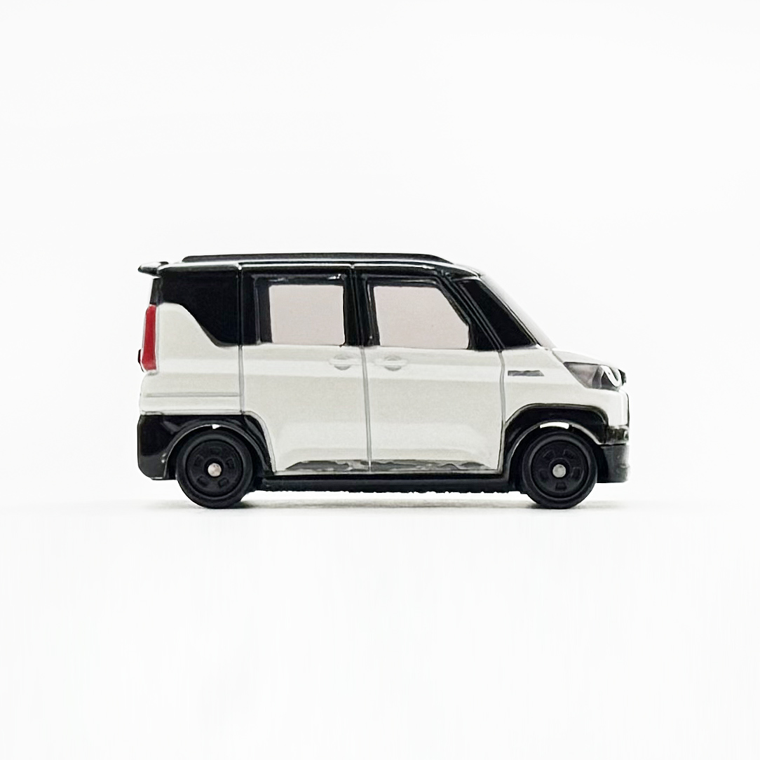 MITSUBISHI DELICA MINI CHAMONIX DESIGN - 増えすぎたミニカーに愛を捧ぐ