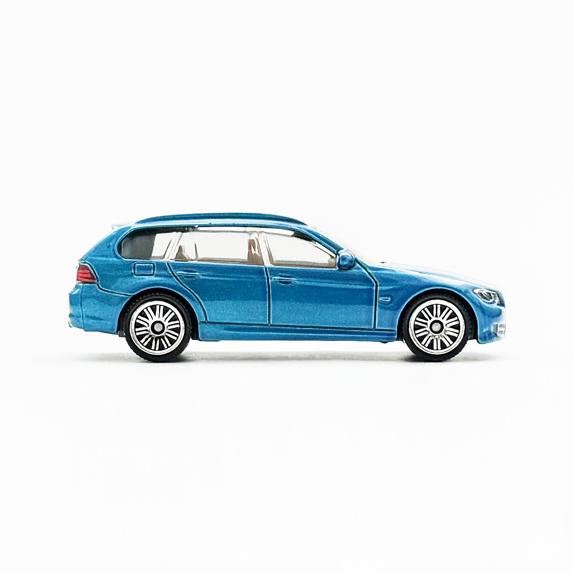 BMW 3er Touring ミニカー ダークブルー 2012 BMW 3 SERIES TOURING - 増えすぎたミニカーに愛を捧ぐ