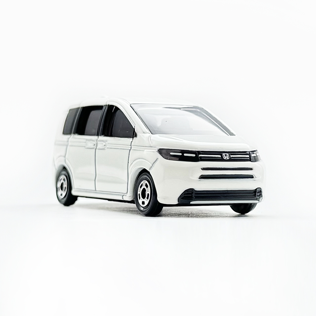 Honda FREED - 増えすぎたミニカーに愛を捧ぐ