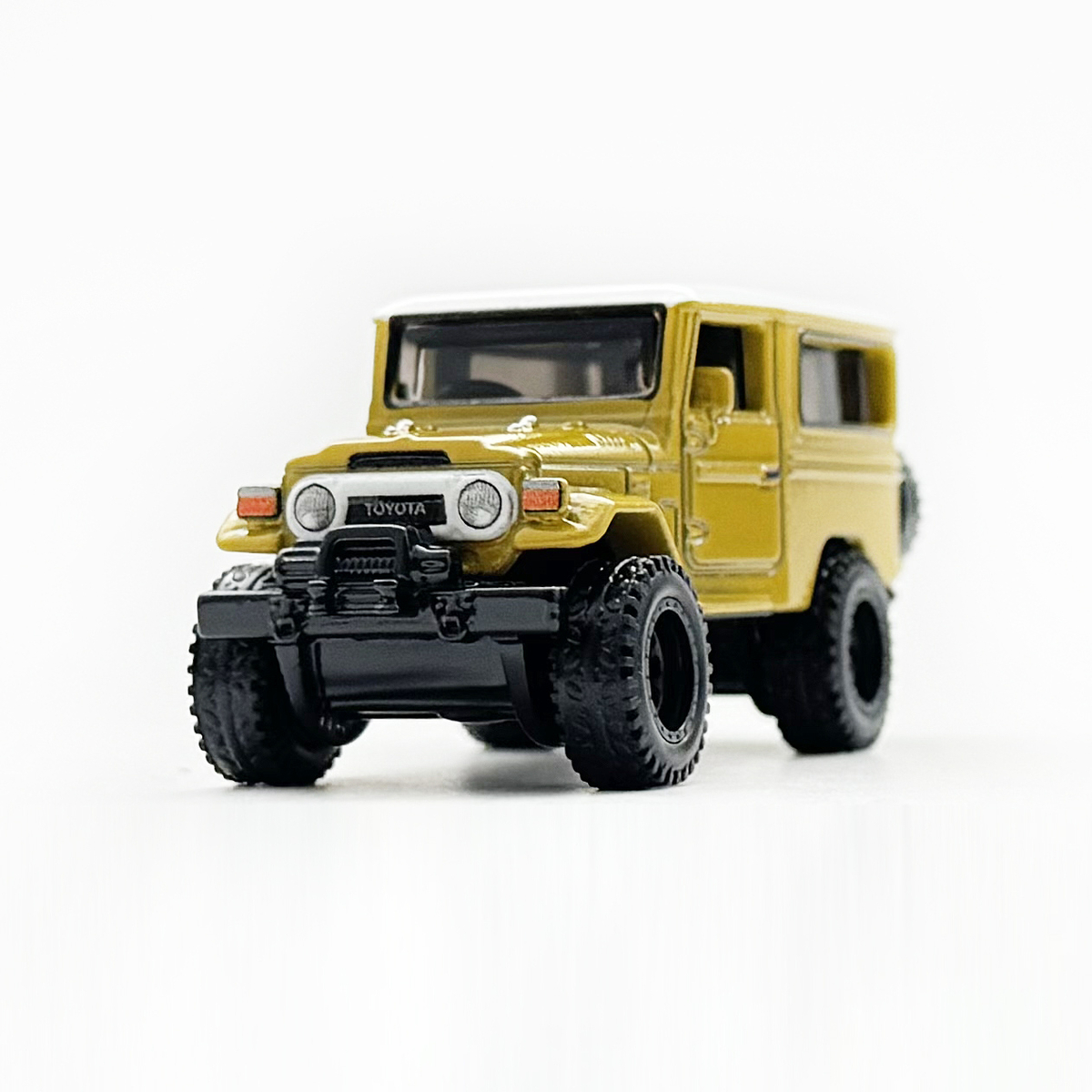 TOYOTA LAND CRUISER FJ43 - 増えすぎたミニカーに愛を捧ぐ