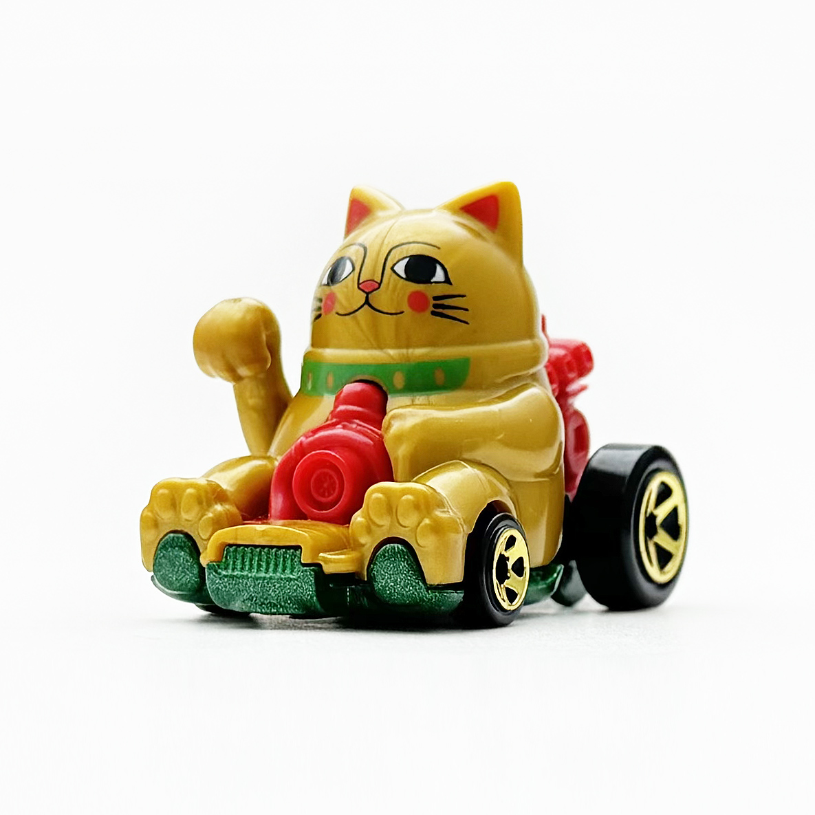 FELINE LUCKY - 増えすぎたミニカーに愛を捧ぐ