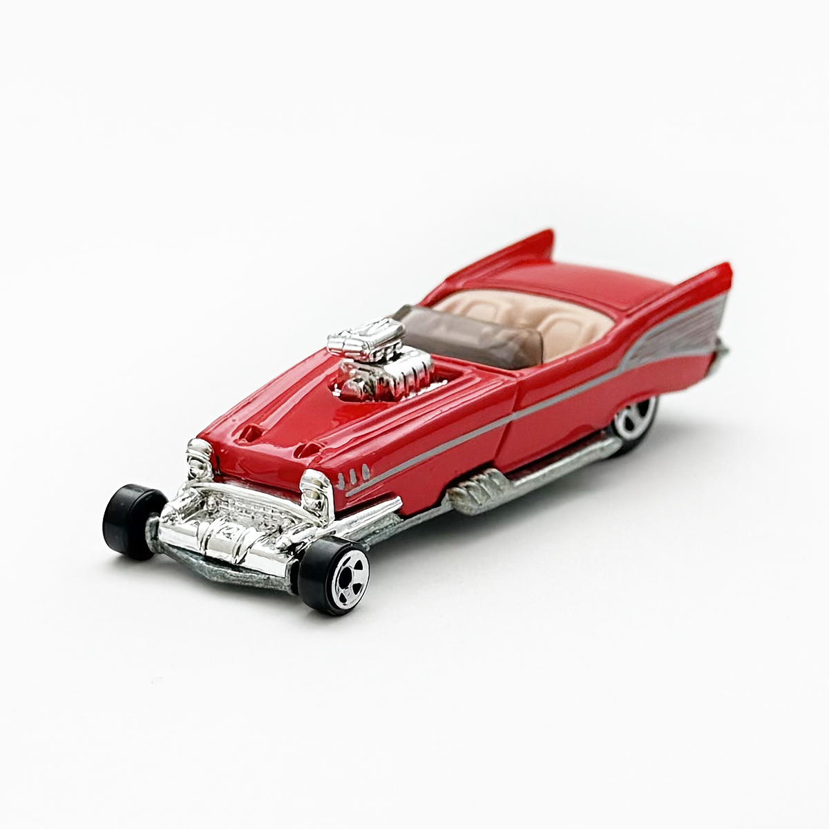 57 ROADSTER - 増えすぎたミニカーに愛を捧ぐ
