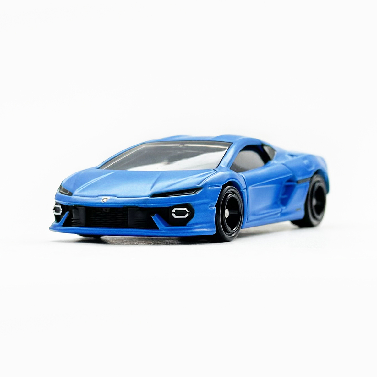 LAMBORGHINI TEMERARIO - 増えすぎたミニカーに愛を捧ぐ