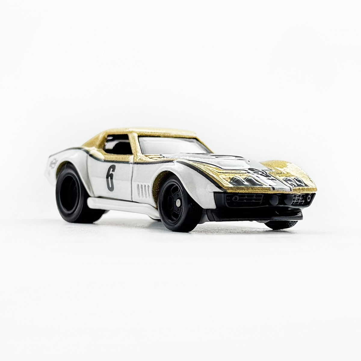 69 COPO CORVETTE - 増えすぎたミニカーに愛を捧ぐ