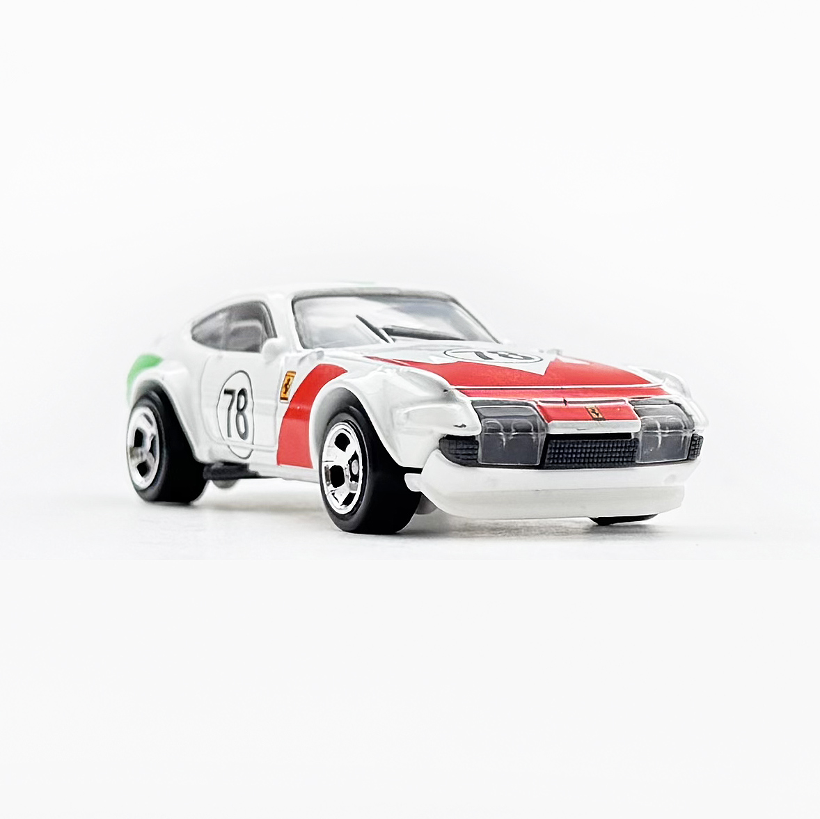 FERRARI 365 GTB4 COMPETIZIONE - 増えすぎたミニカーに愛を捧ぐ