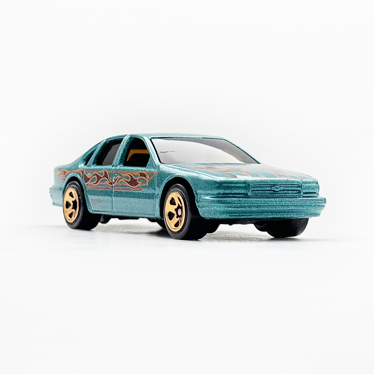 96 CHEVROLET IMPALA SS - 増えすぎたミニカーに愛を捧ぐ