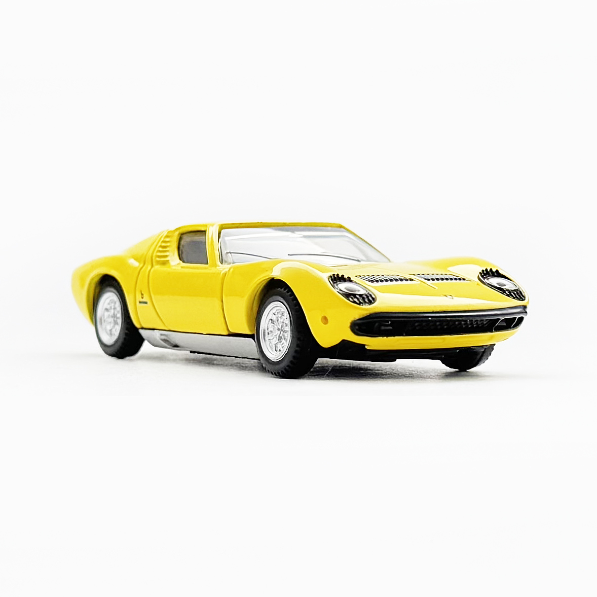 Lamborghini Miura P400S - 増えすぎたミニカーに愛を捧ぐ