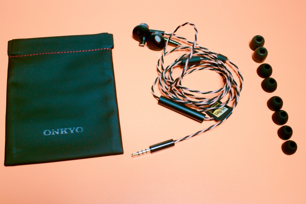 ONKYO　E700M　ブラック 正統派美音系「ONKYO E700M」のレビュー - Headphone+Earphone