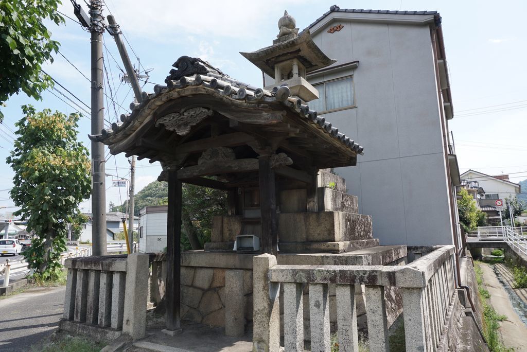 f:id:futon345:20181008141220j:plain f:id:futon345:20181008141220j:plain