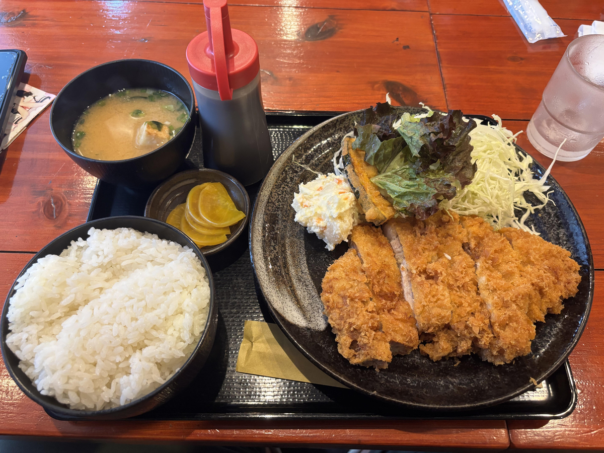 喫茶 定食 ポミエ