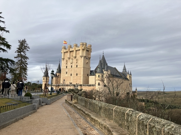スペイン】世界遺産セゴビア旧市街 白雪城のモデル「アルカサル