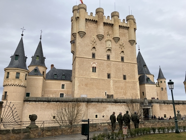 スペイン】世界遺産セゴビア旧市街 白雪城のモデル「アルカサル