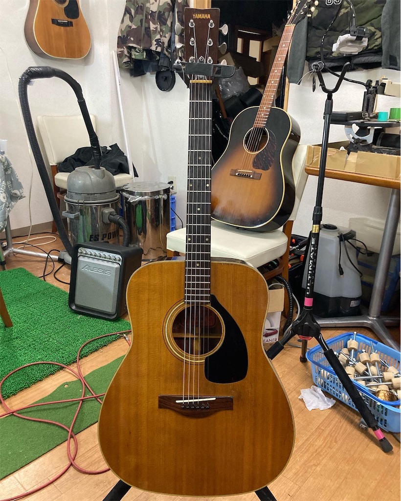 YAMAHA FG-180 赤ラベル69' 人気ヴィンテージギター YAMAHA FG-180 赤ラベル 長体ロゴ 1968年製（ビンテージ/送料