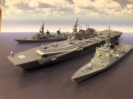 【艦船ジオラマ】空母いぶき（F35Bの緊急発艦）＆護衛艦いそかぜ 作り方】F-35B 垂直着艦の再現 艦船ジオラマ 空母いぶき - YouTube