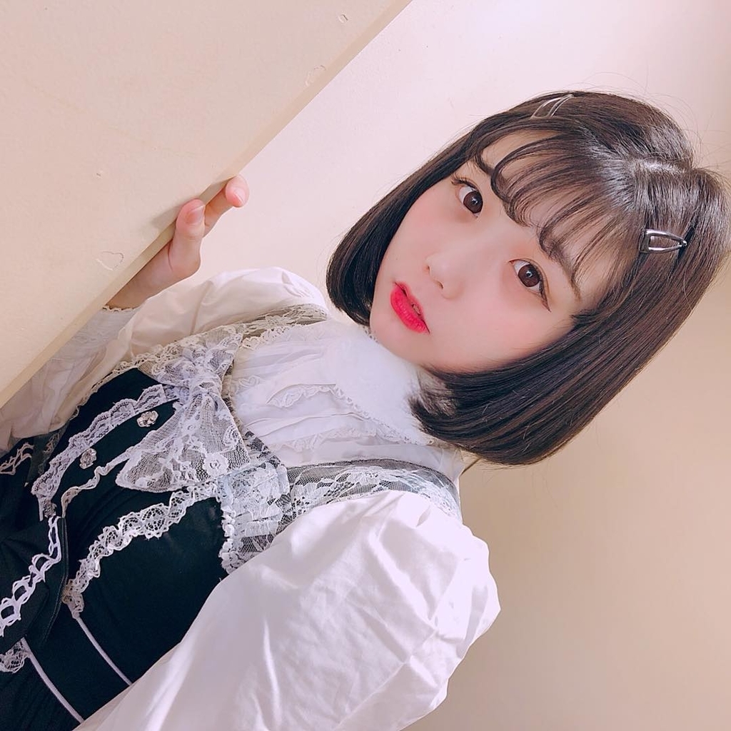 神宿　小山ひな　チェキ　30枚 本日まで！ 神宿 小山ひな サイン入りチェキセット - メルカリ