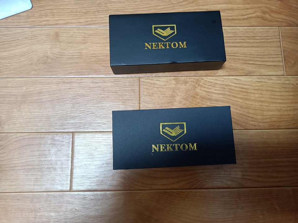 nektom 腕時計