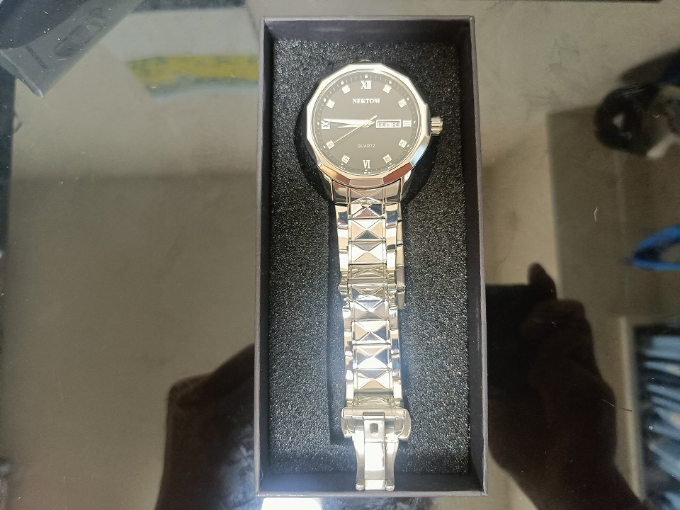nektom 腕時計