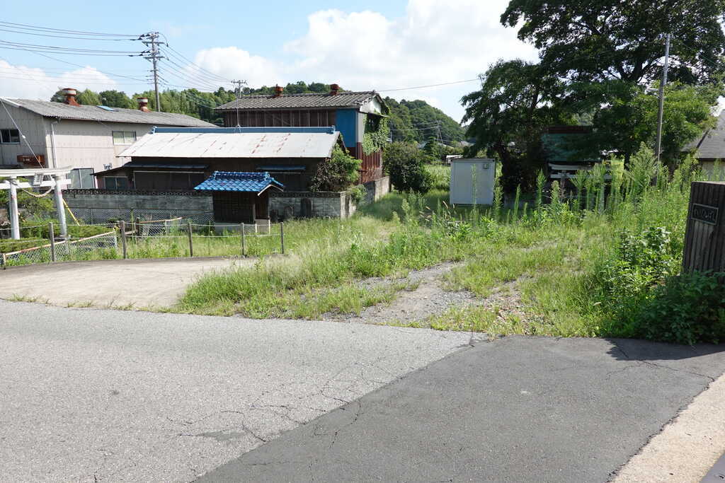 亀成水神社前