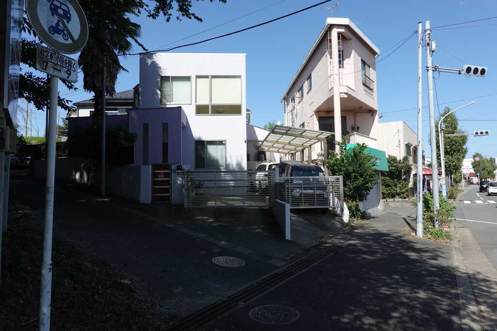 ローソン千葉みつわ台大通店北の五叉路西側