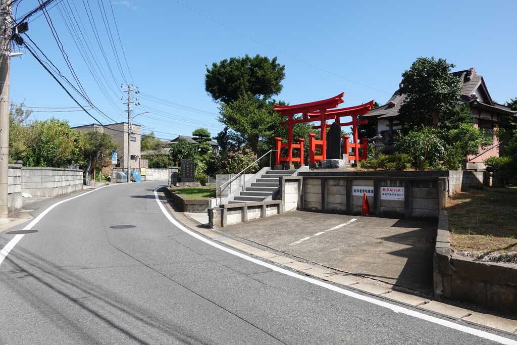殿台町正八幡大神南側