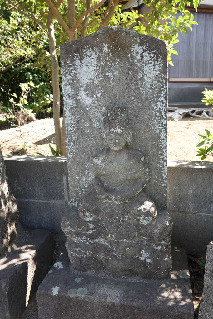 殿台町正八幡大神石仏その1
