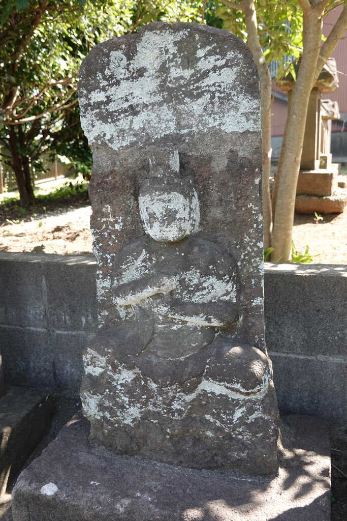 殿台町正八幡大神石仏その2