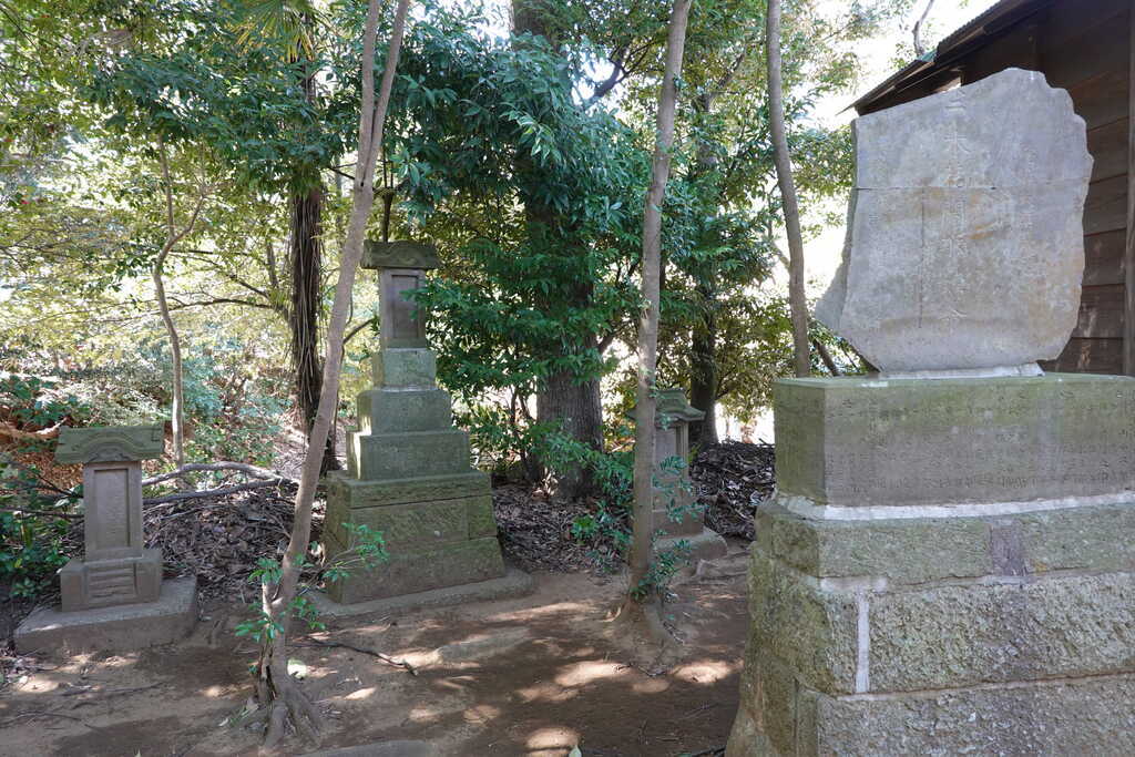 横戸町神明神社南西側境内社
