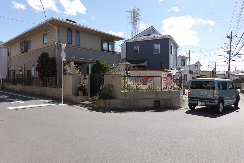 上高野原大師堂から西の突き当たり丁字路南東側