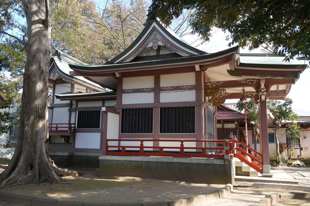 若宮八幡神社社殿右側
