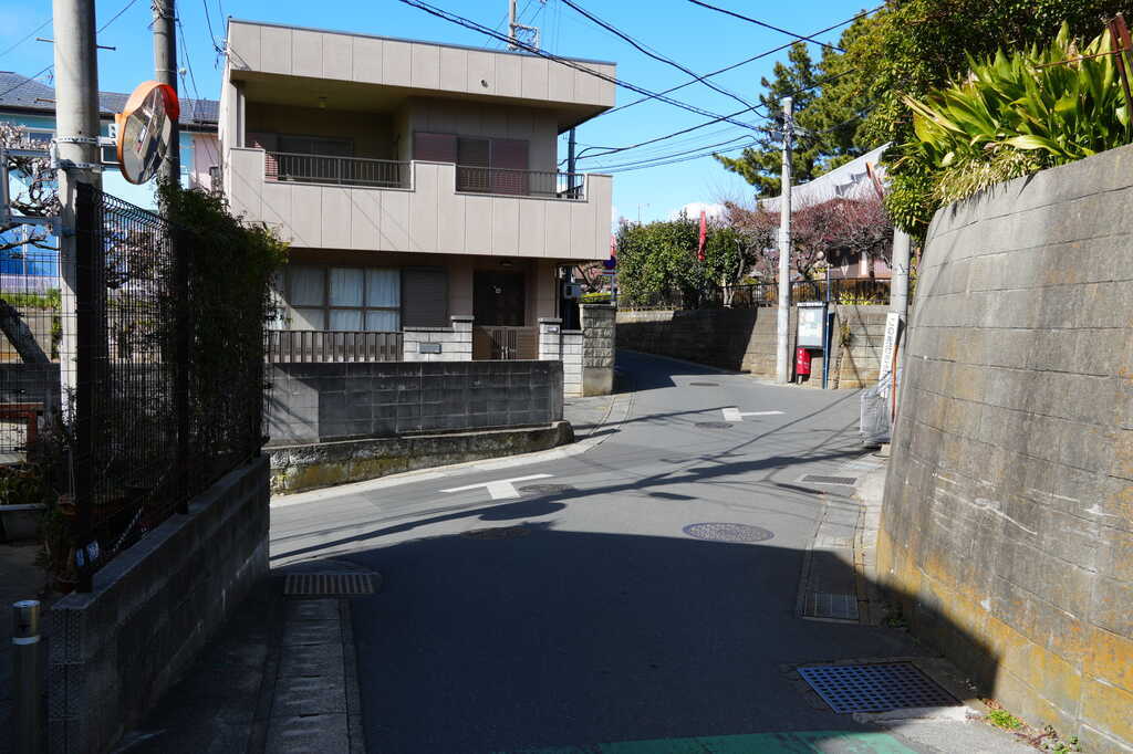 若宮奥之院常修堂南東角十字路東から