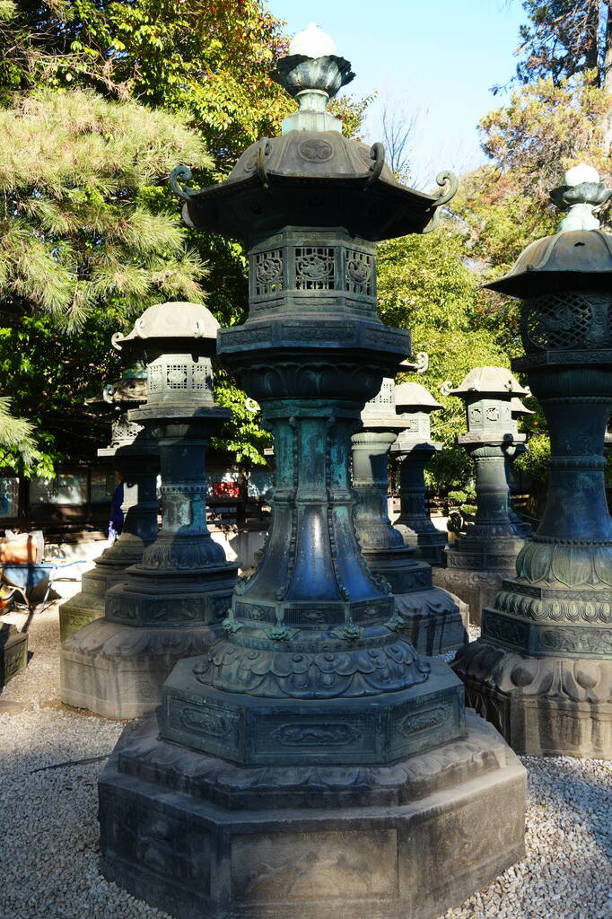 上野の東照宮 資料編 銅灯篭その1、附高松松平家石灯篭 - YOBIUMA