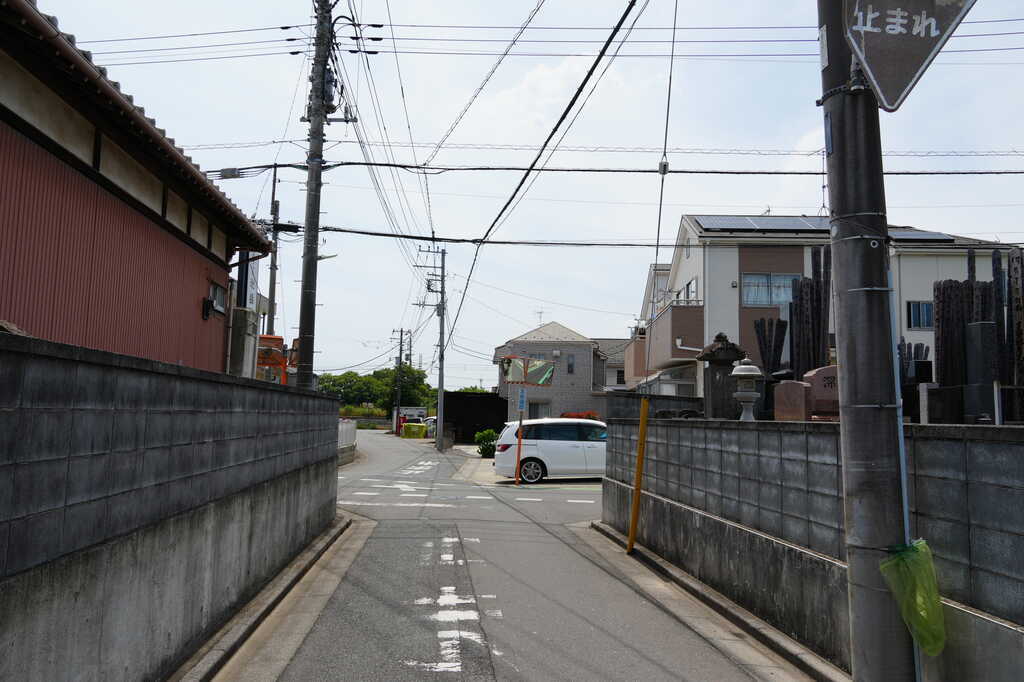 彦成通り番匠免迎摂院蘭塔場十字路東から