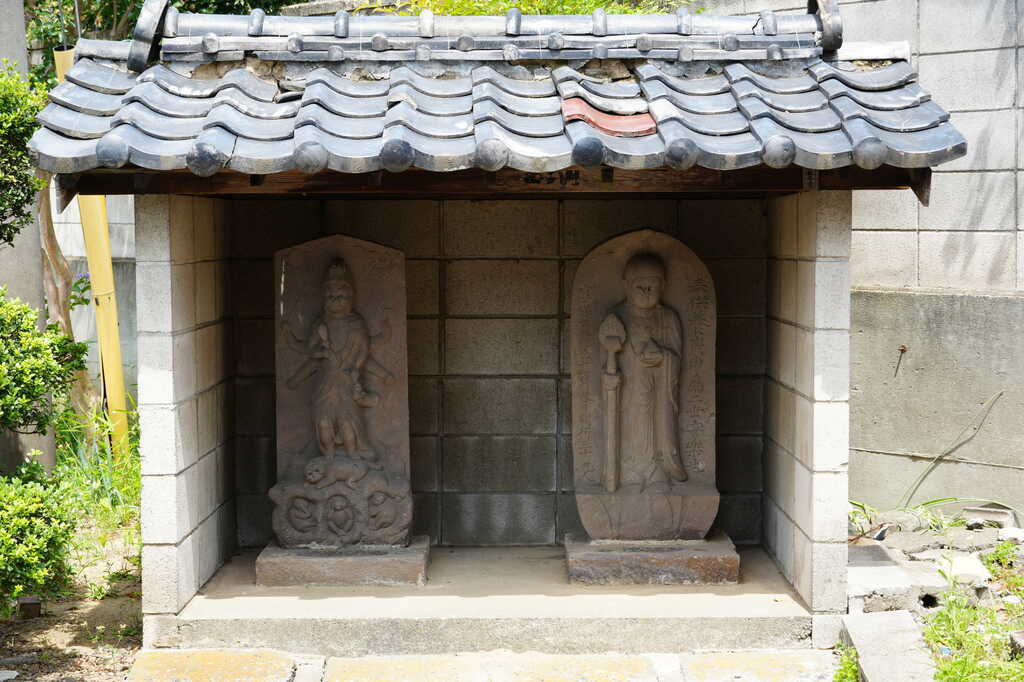 上口善照寺東の庚申堂
