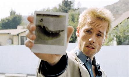 映画 メメント のネタバレなしのあらすじと無料で観れる方法 まだ見ぬ世界と自分に出会えるブログ