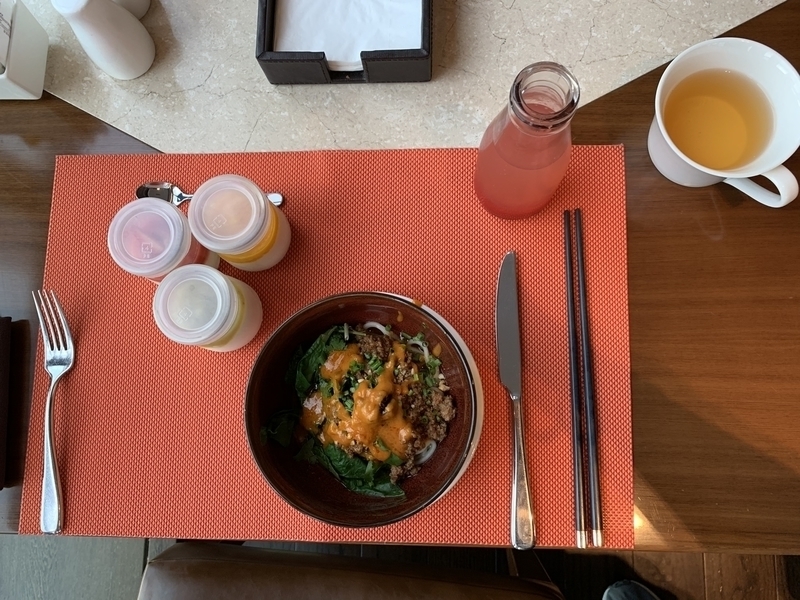 RC成都レストランでの朝食 担々麺