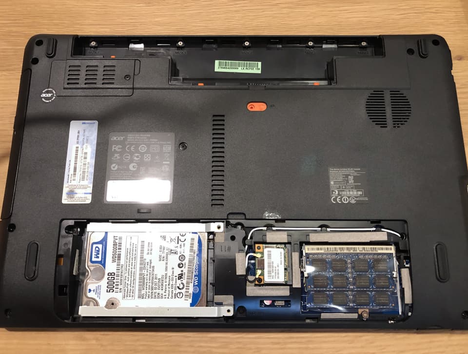 ノートパソコン裏面 SSD換装のイメージ13