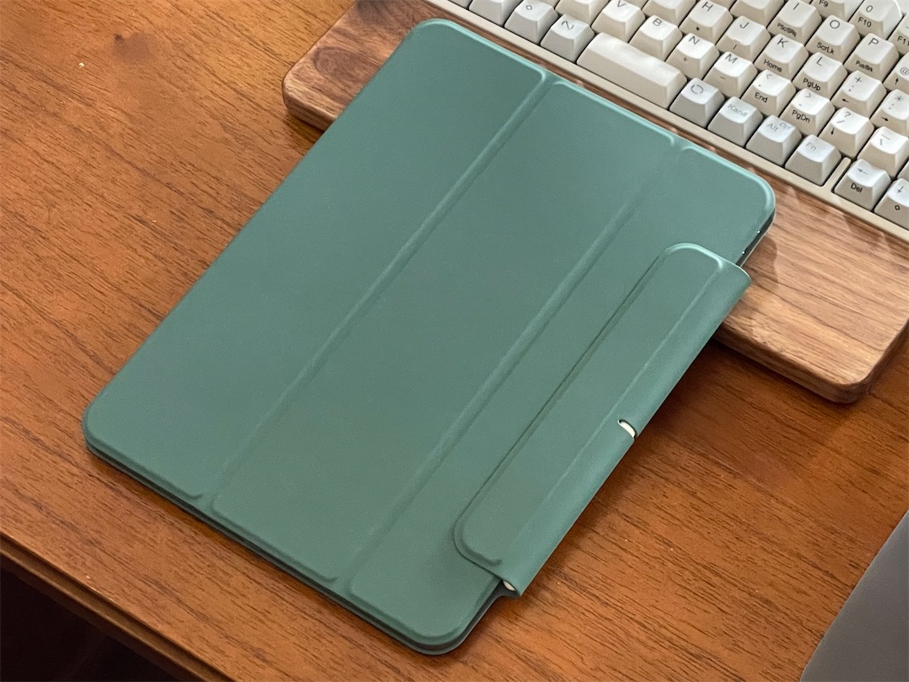 このiPadケースは純正品の上を行くのか - 冷静と物欲の間で