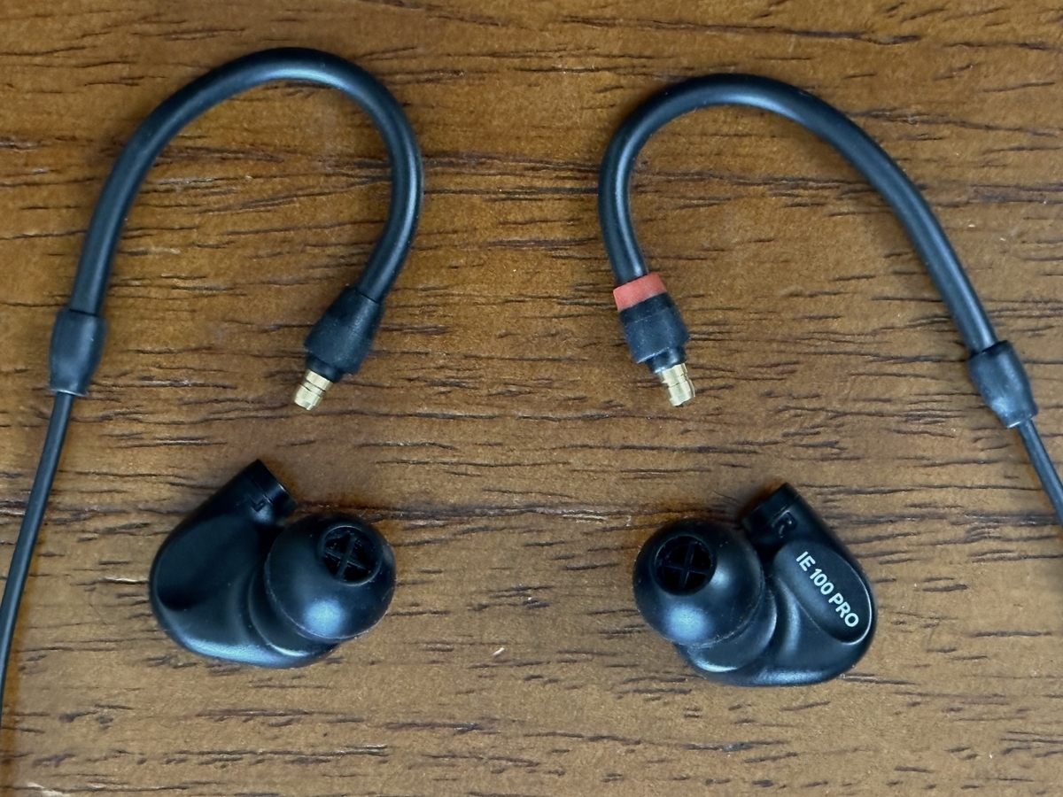 IE PROシリーズはケーブル着脱式 IE PROシリーズはケーブル着脱式