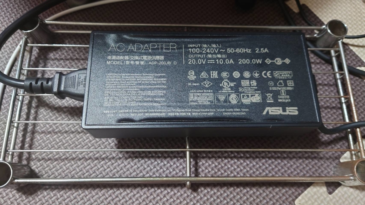 ASUS TUF Gaming A15のACアダプタが熱すぎるのでヒートシンクで冷却し 